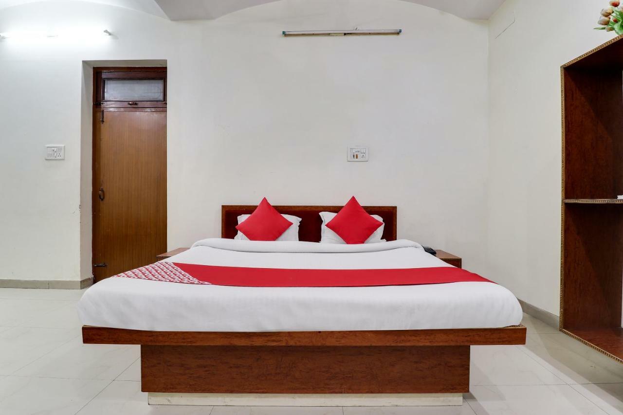 Oyo 43936 Hotel Rajputana Palace Farrukhabad Exterior foto