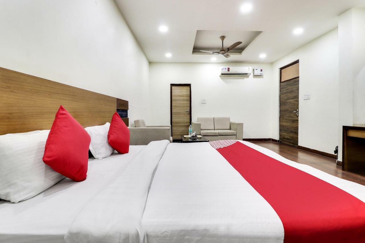 Oyo 43936 Hotel Rajputana Palace Farrukhabad Habitación foto