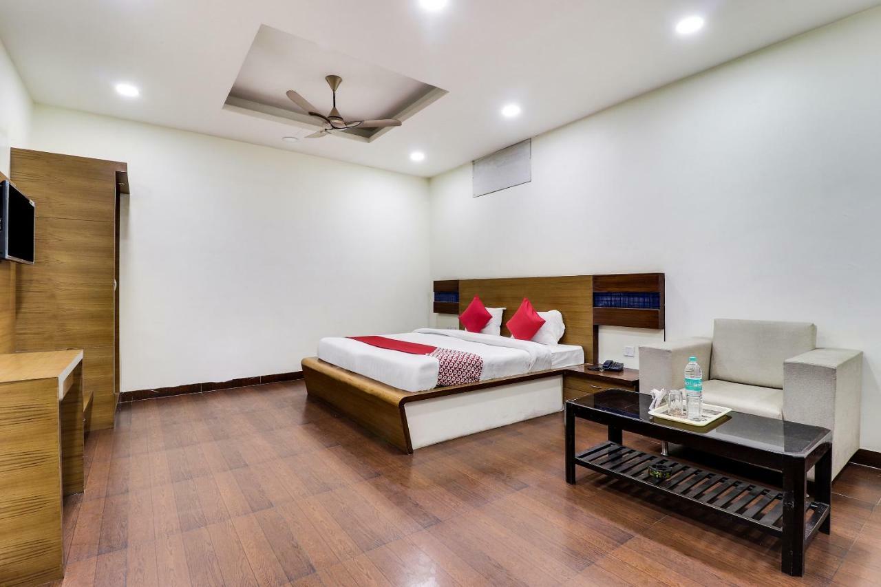 Oyo 43936 Hotel Rajputana Palace Farrukhabad Habitación foto
