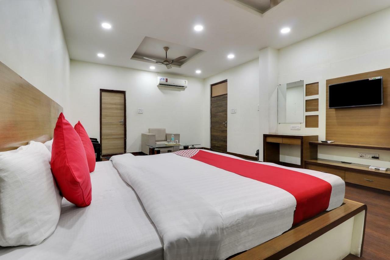 Oyo 43936 Hotel Rajputana Palace Farrukhabad Habitación foto